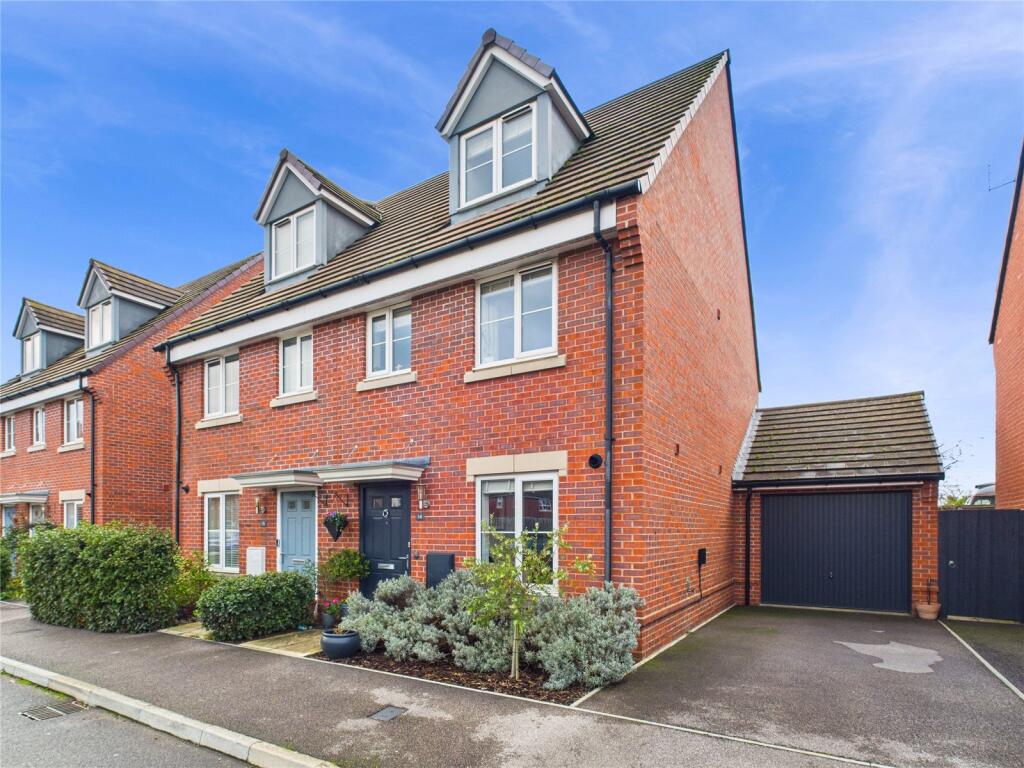 3-bed semi-detached on Red Kite Road, Chinnor, OX39, £470,000