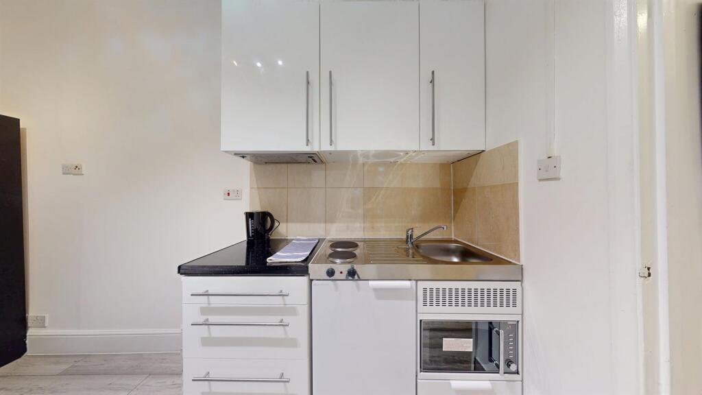 Apartment in London - View 2