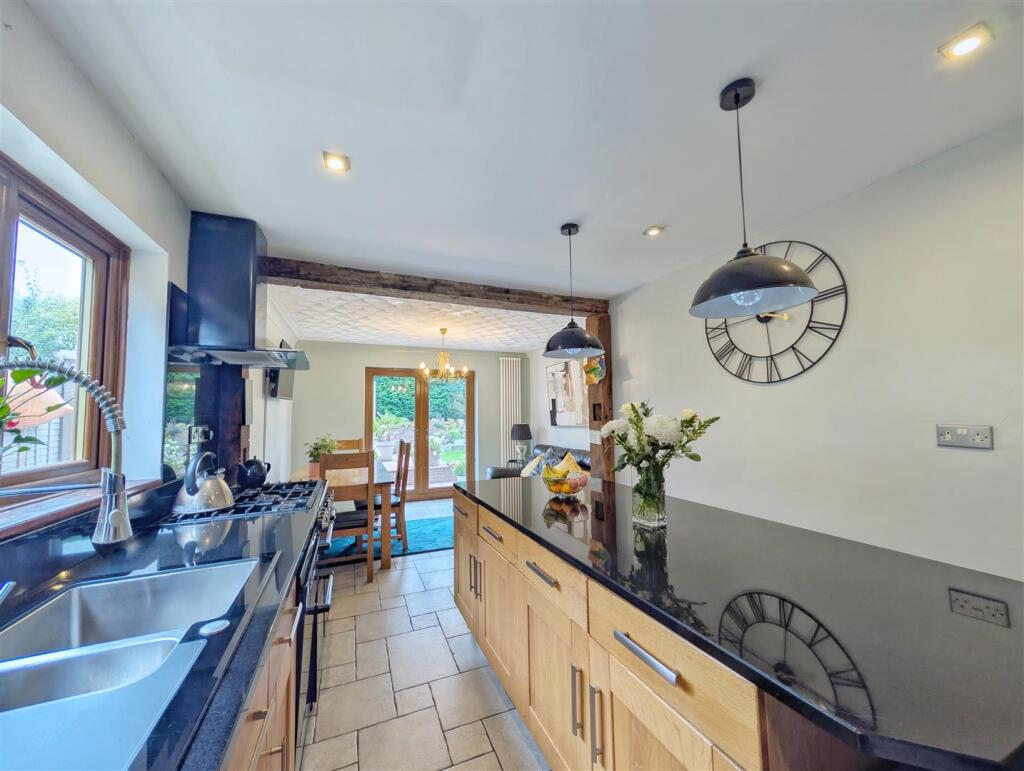 House in Gloucester - View 5