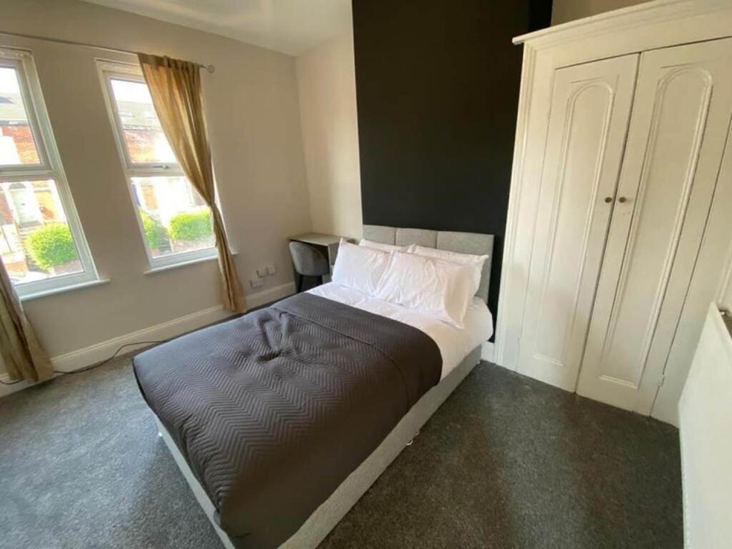 Main image of property: Cemetery Road (Room 4), Beeston, Leeds