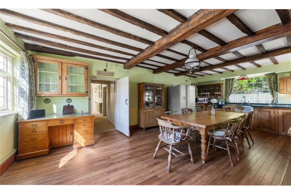 House in Hart, Odiham - View 5