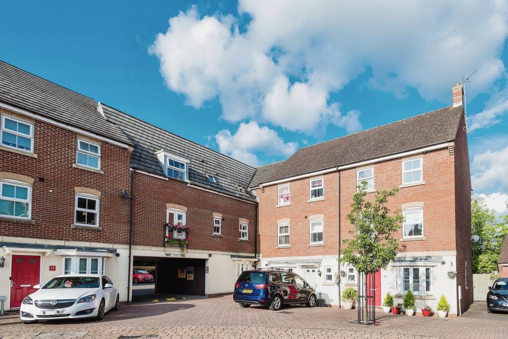 Main image of property: Vistula Crescent, Swindon