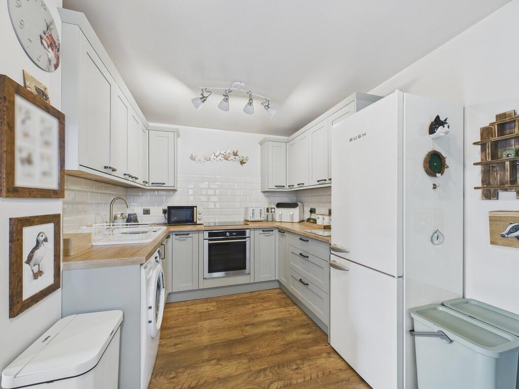 Hadrian Road, Brinsworth photo 3