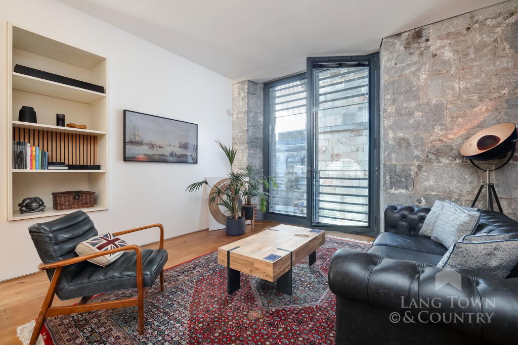 Apartment in Plymouth, Stonehouse - View 3