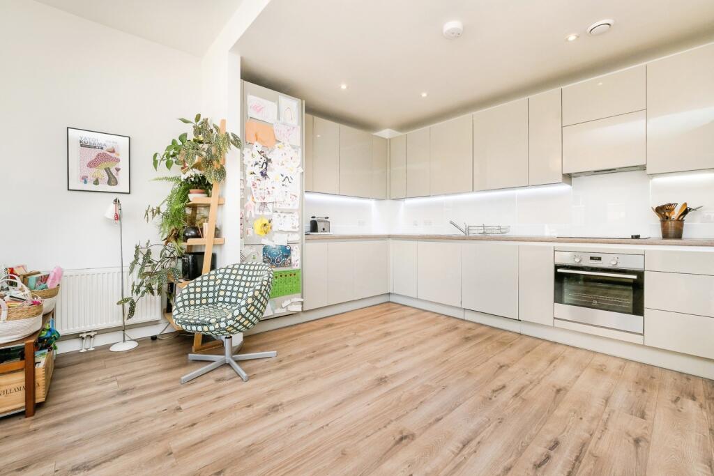 Ketch Street, Barking, IG11 photo 2