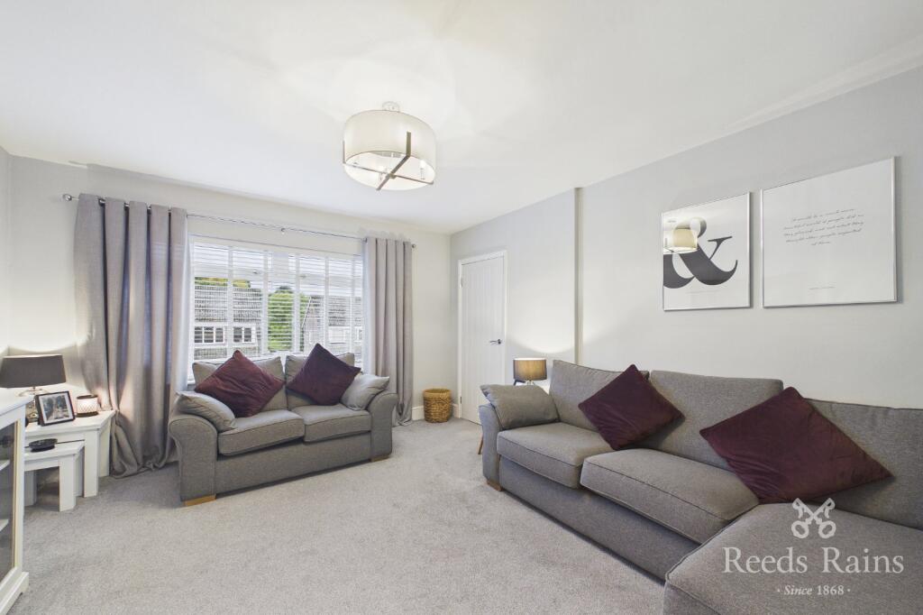 Farm View Road, Rotherham, South Yorkshire, S61 photo 3
