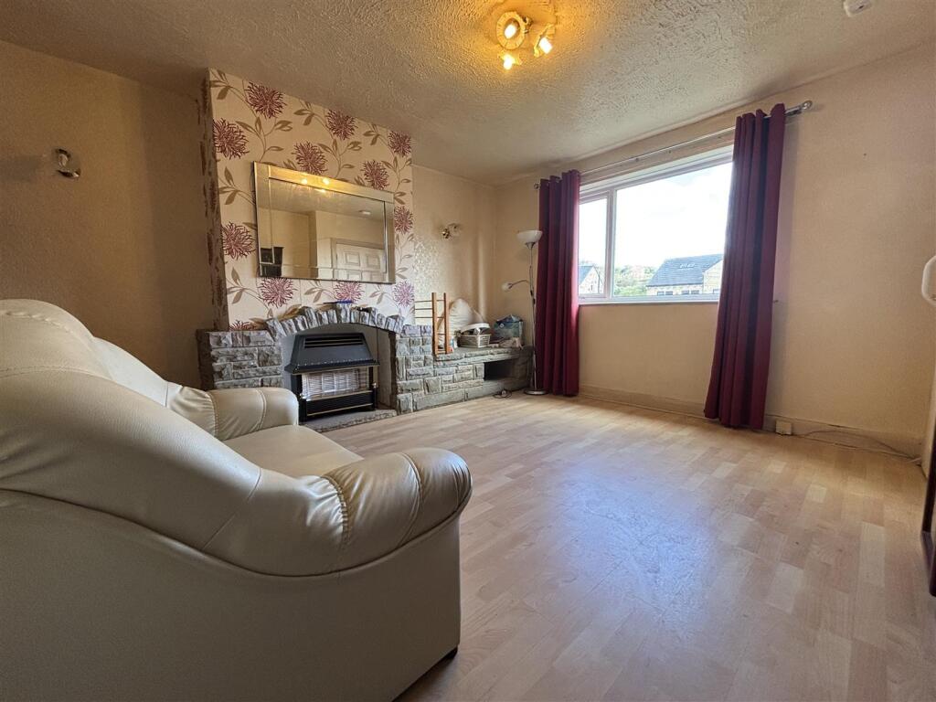 58, Slade Lane, Brighouse, HD6 3PP photo 2