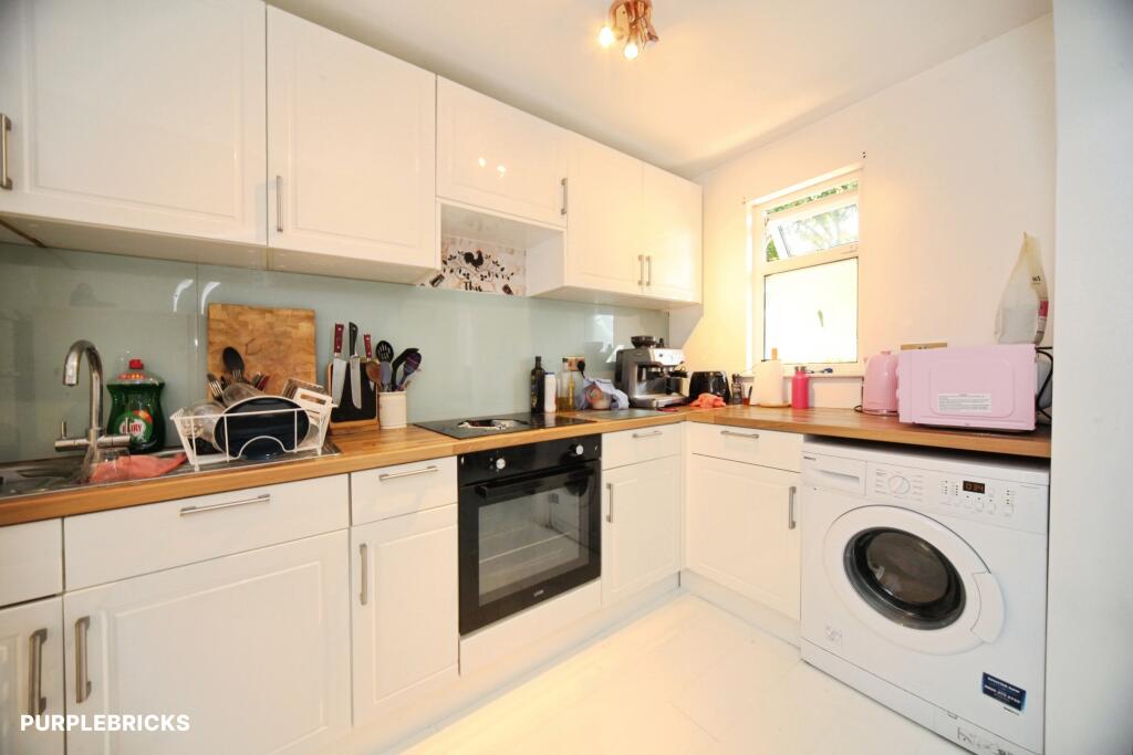 Apartment in Luton - View 5