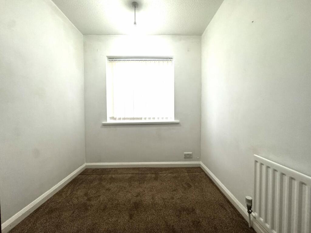 House in Stoke-on-Trent - More