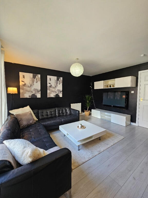 Apartment in Glasgow - View 2
