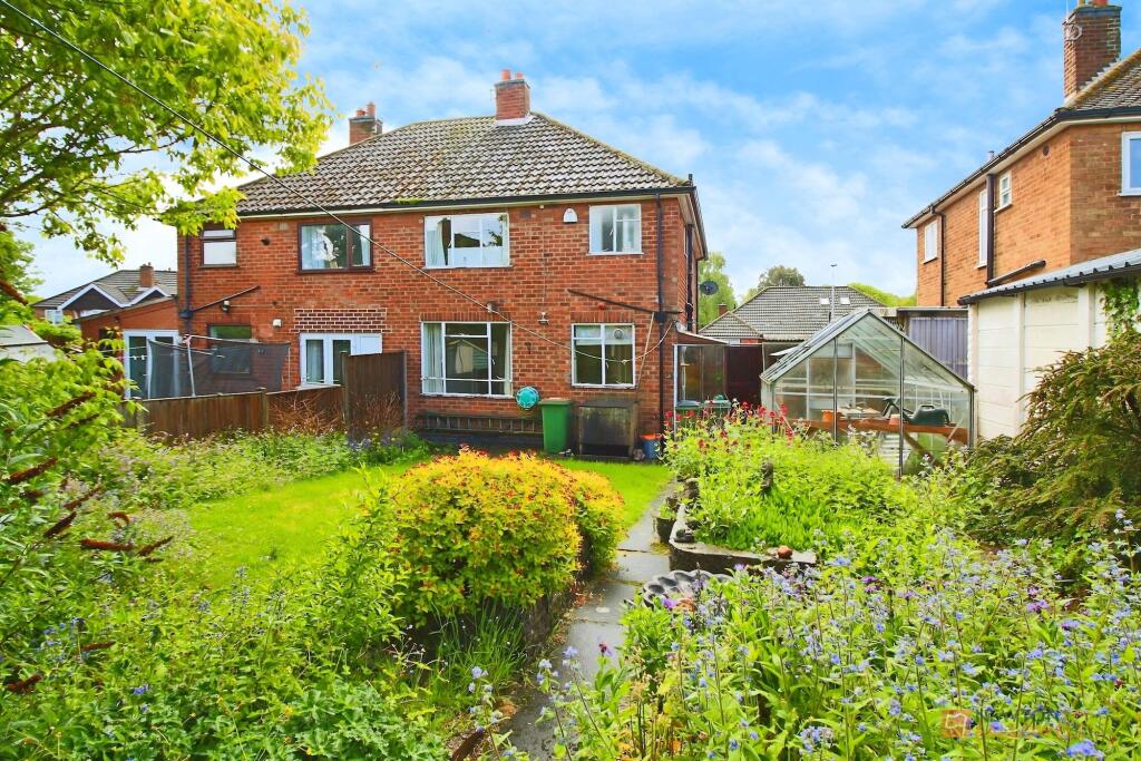 Oakcroft Avenue, Kirby Muxloe, LE9 photo 2