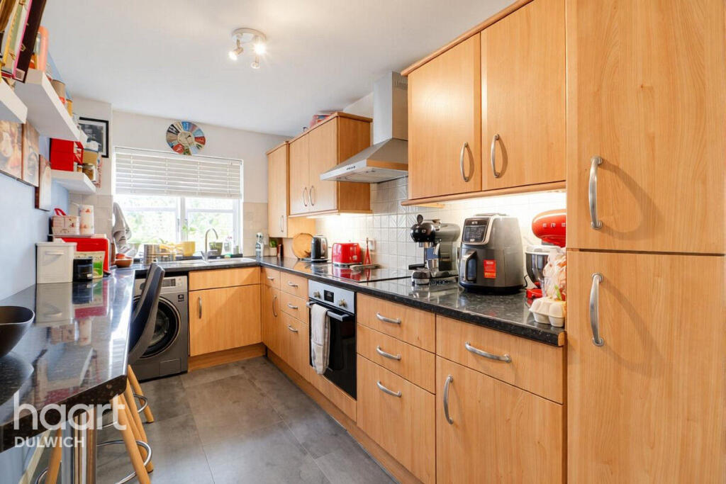 Apartment in London - View 5