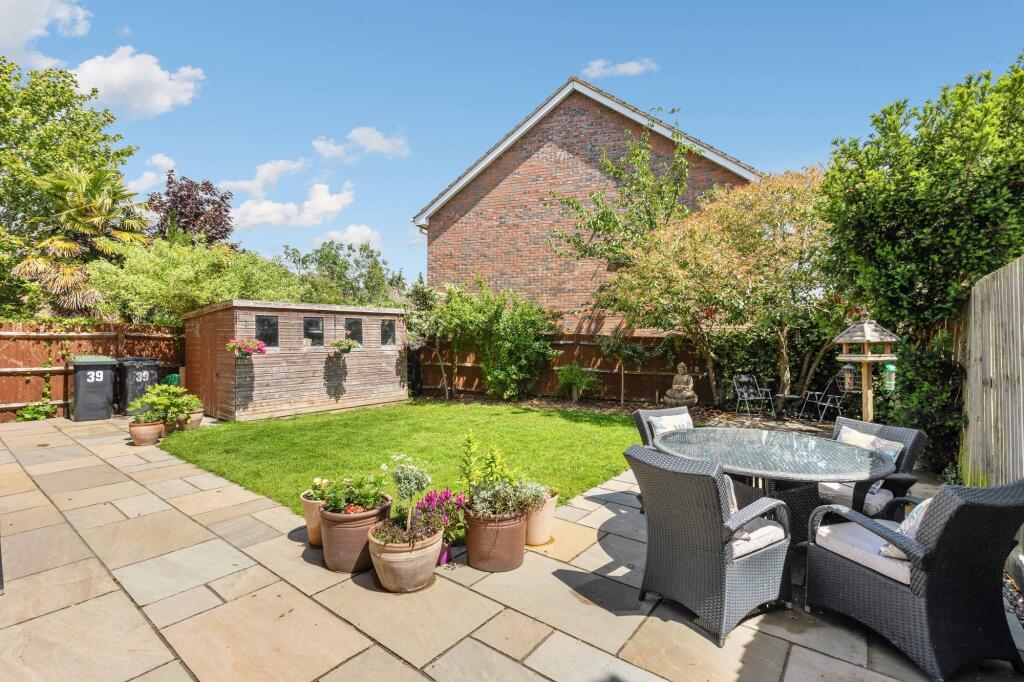 Bedford Road, Henlow, SG16 - View 4