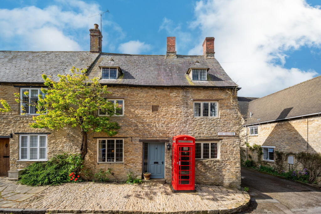 Main image of property: The Square, Aynho, Banbury, OX17 3BL