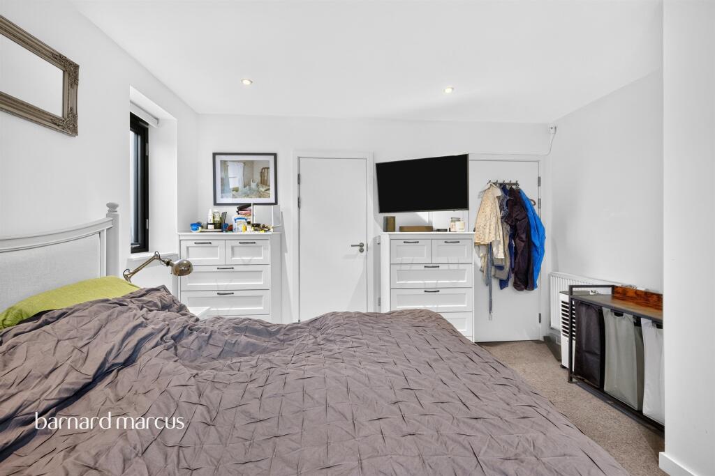 Apartment in London - More