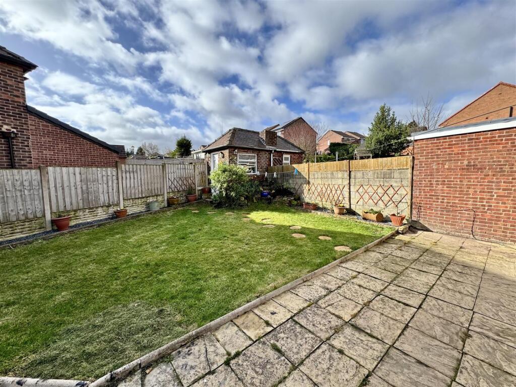 Huddersfield Road, Darton, Barnsley, S75 photo 3