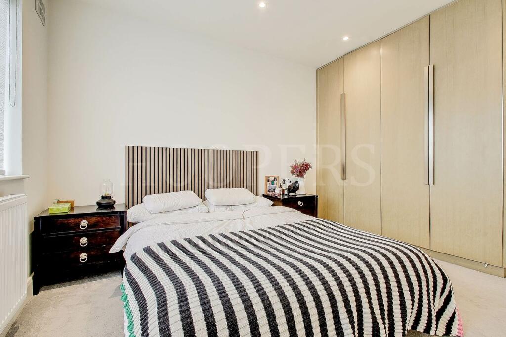 Apartment in London - More
