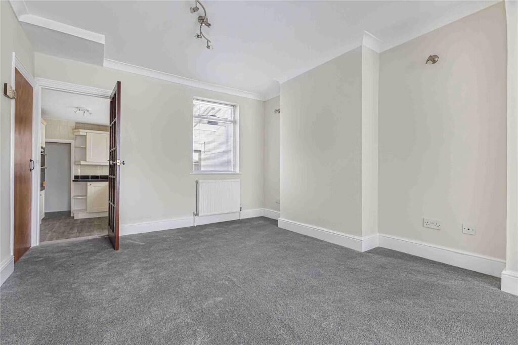 House in Greenhithe, Stone - View 4