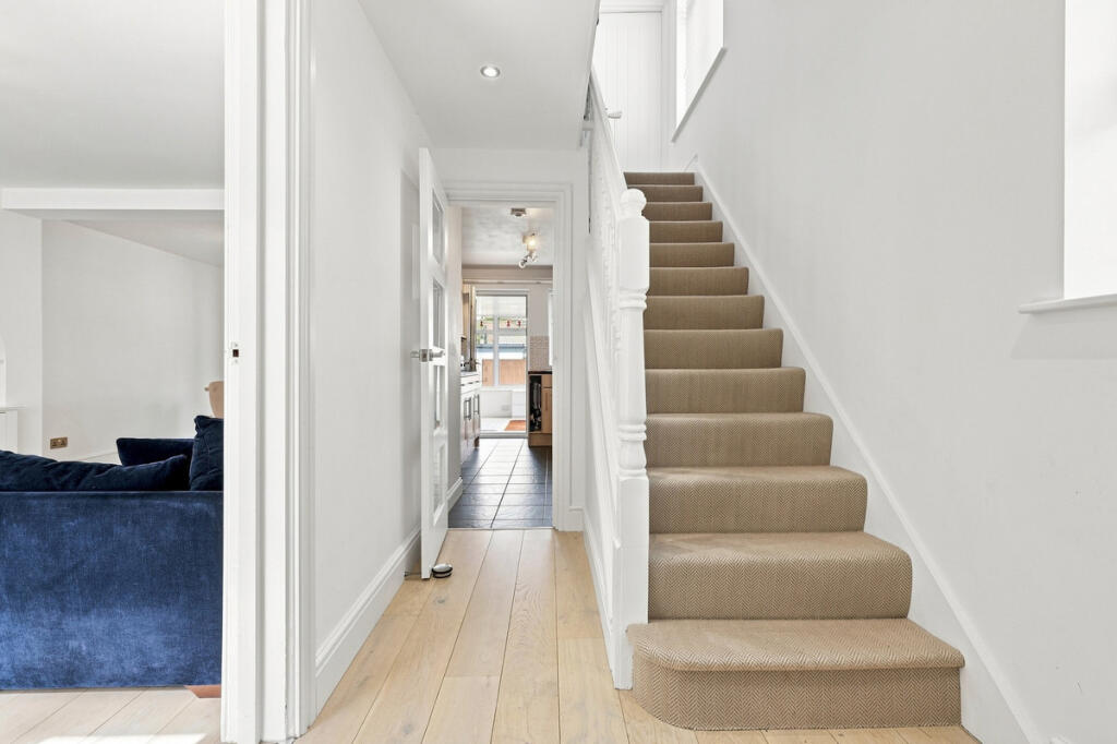 House in Basildon, Essex - View 4