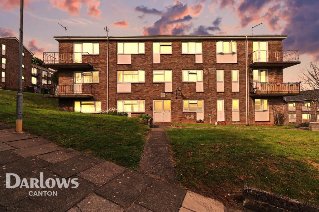 Apartment in Cardiff, Pentrebane, Fairwater - View 2