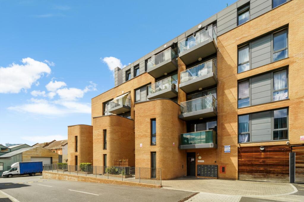 Main image of property: Bond House, Brentford, TW8