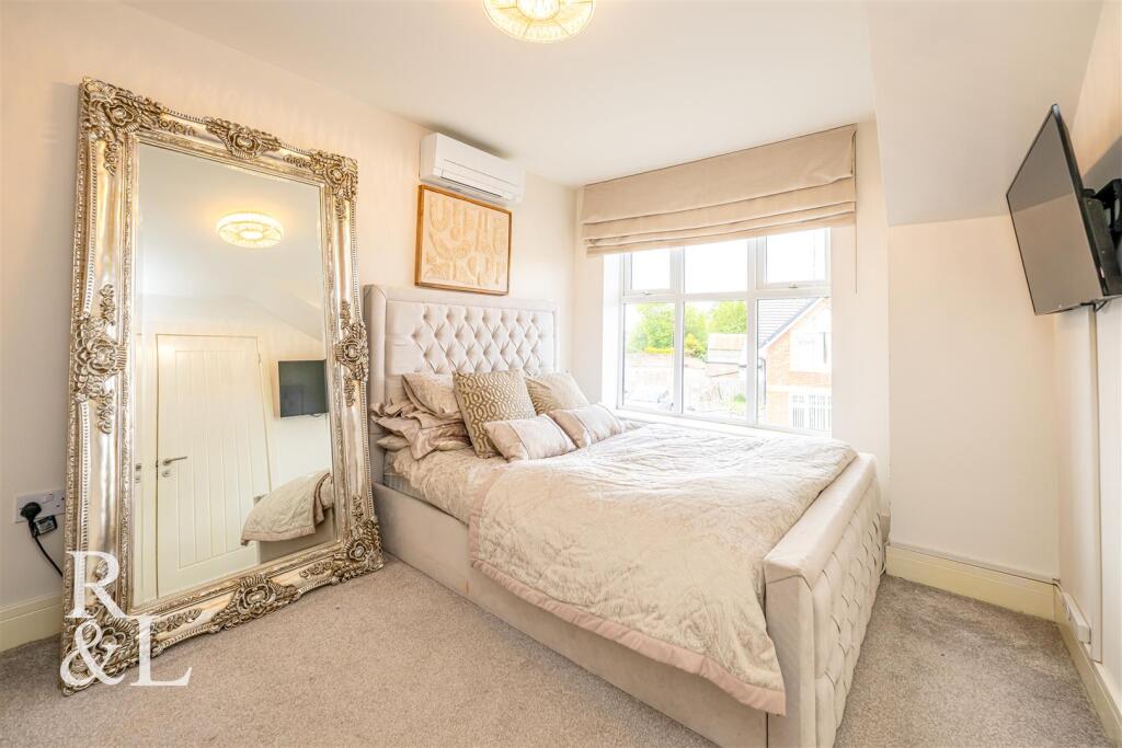 House in Wolverhampton, Penn - View 5