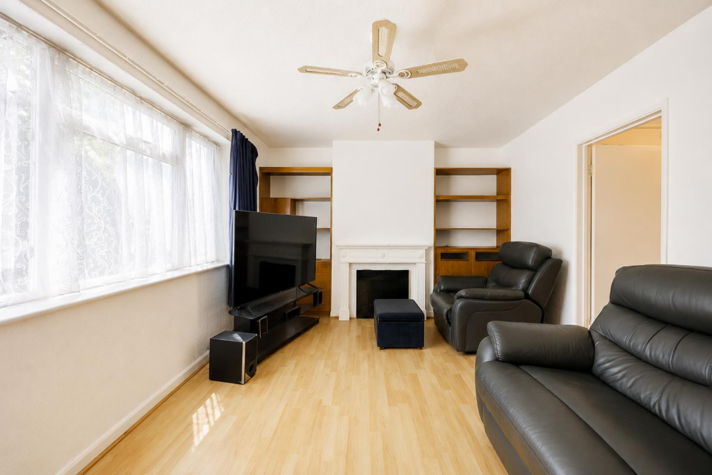 Maple Avenue, Yiewsley, West Drayton photo 4
