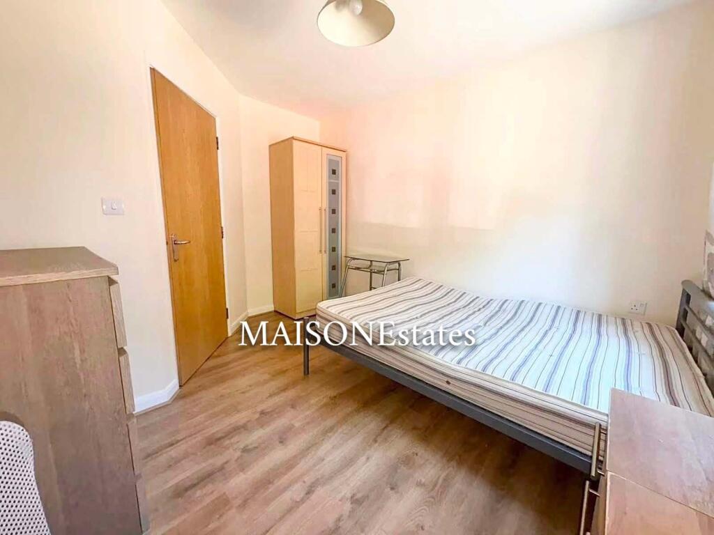 Apartment in Coventry, West Midlands - More