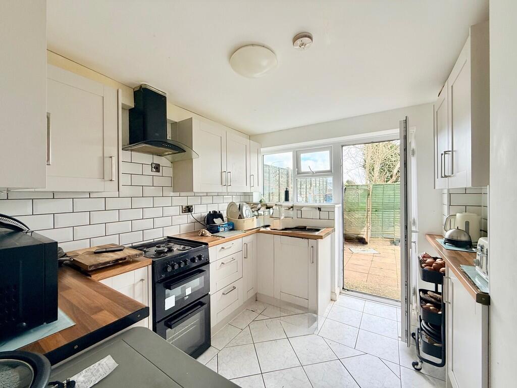Moat Close, Holbury, Southampton photo 4