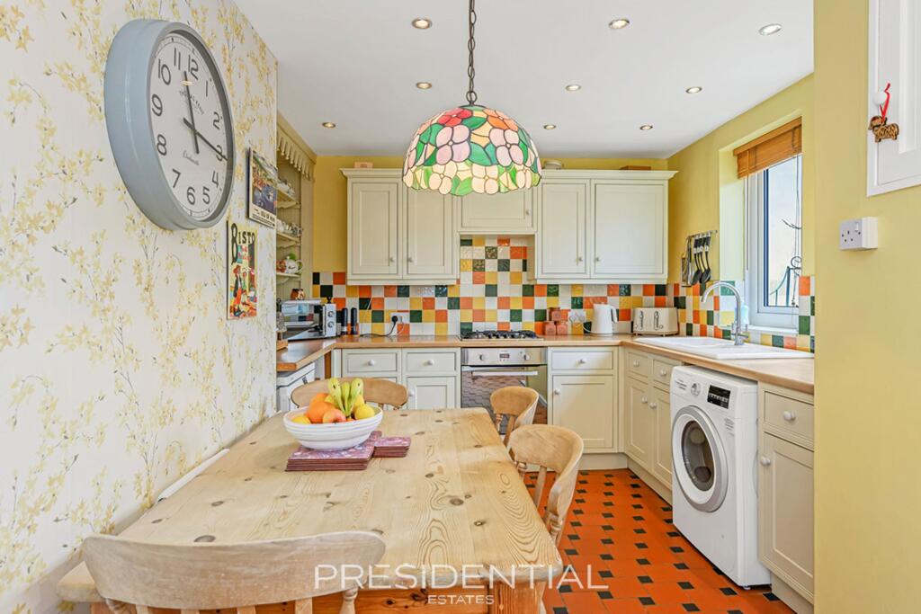 Grosvenor Drive, Loughton, IG10 photo 3