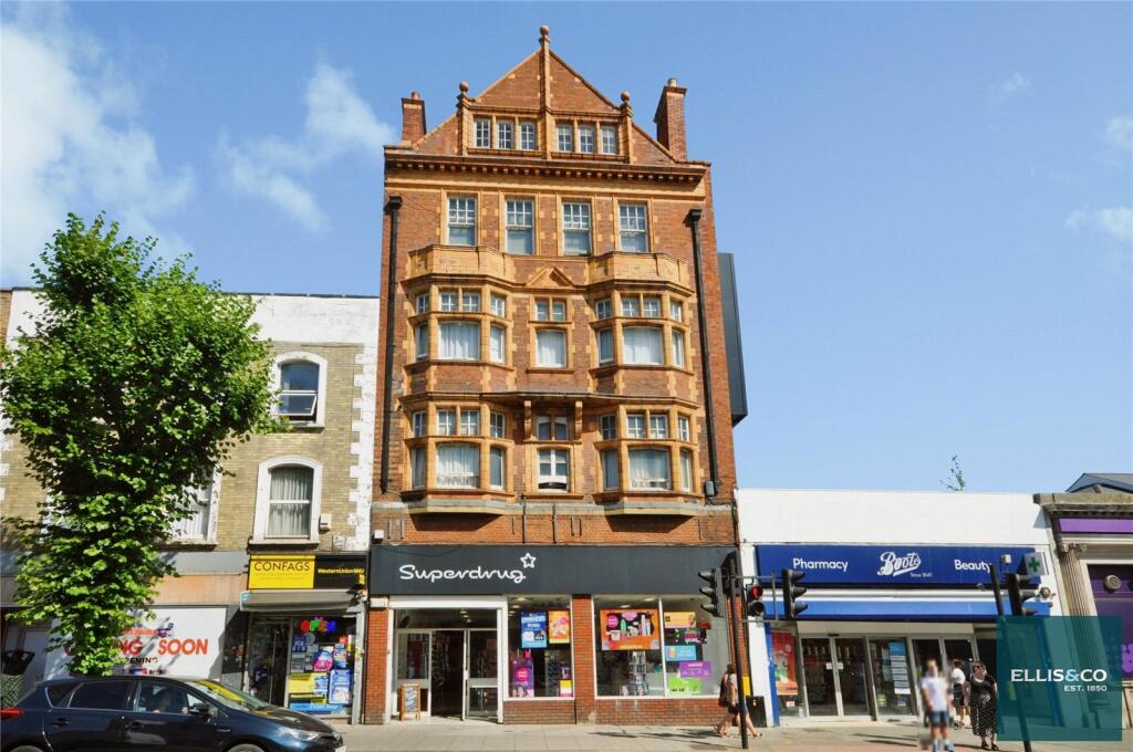 Main image of property: High Road, North Finchley, N12