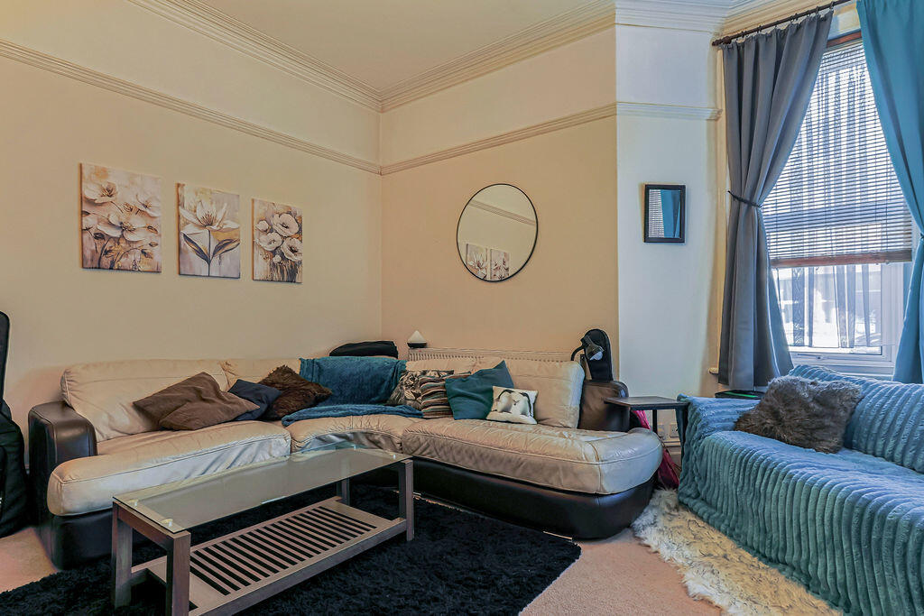 Apartment in Bournemouth, Boscombe - View 5