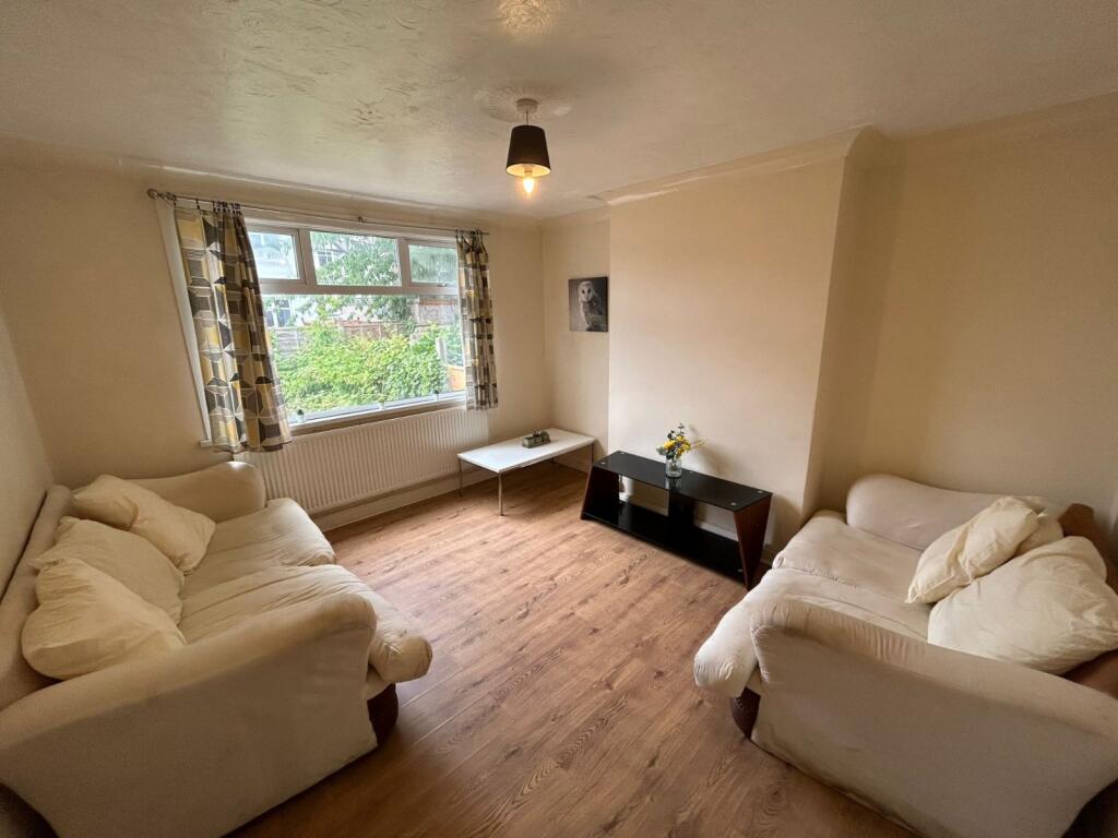 House in Leeds, Headingley Hill, Hyde Park - View 2