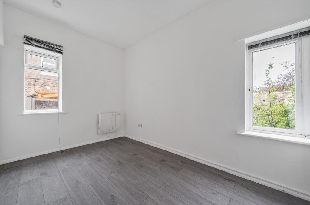 Apartment in Worthing, West Sussex - View 5
