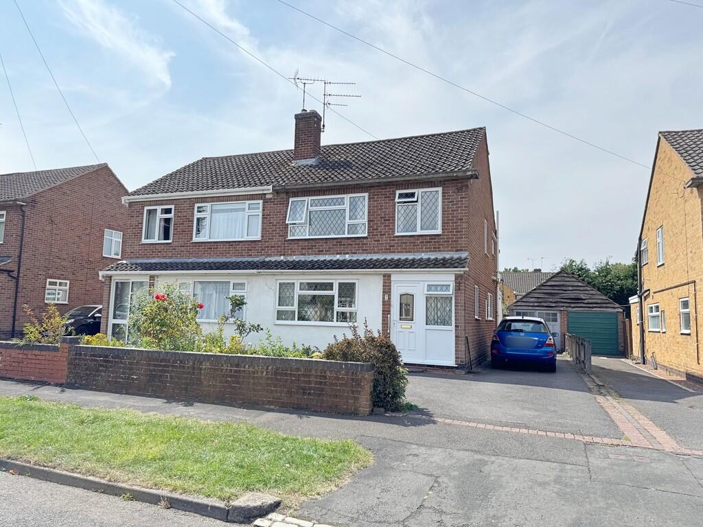 4-bed semi-detached on The Gardens, Kenilworth, £450,000