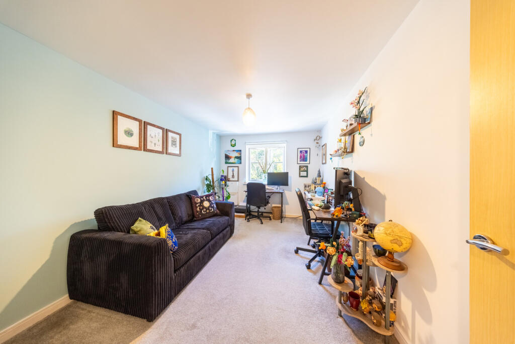 Apartment in Reading - View 5