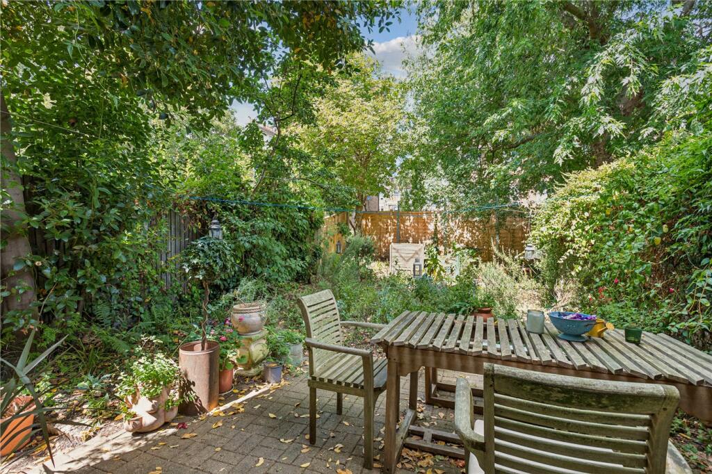 House in London - View 4