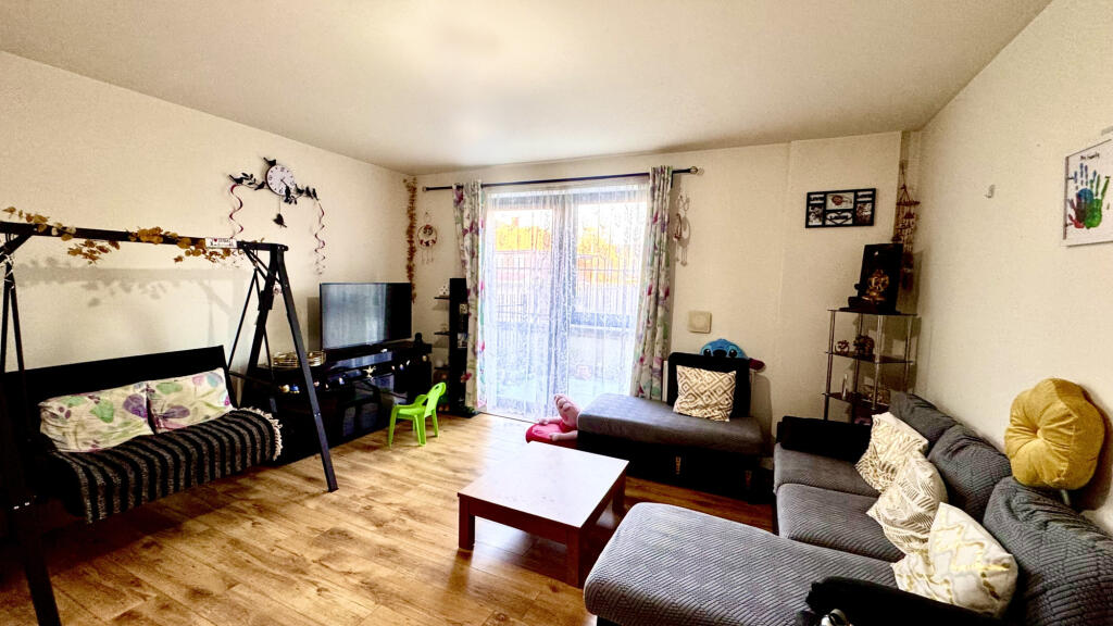 Daubenton House, Havelock Road, Southall, Greater London, UB2 photo 2