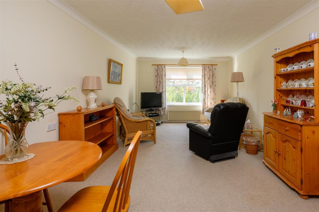 Apartment in York - View 5