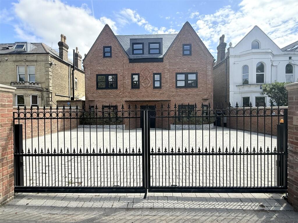 Main image of property: The Ridgeway, Enfield, EN2