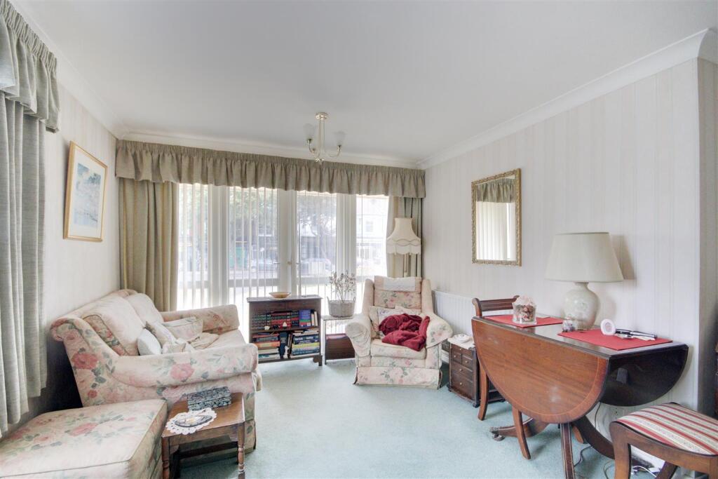 Apartment in Worthing, Broadwater - View 4