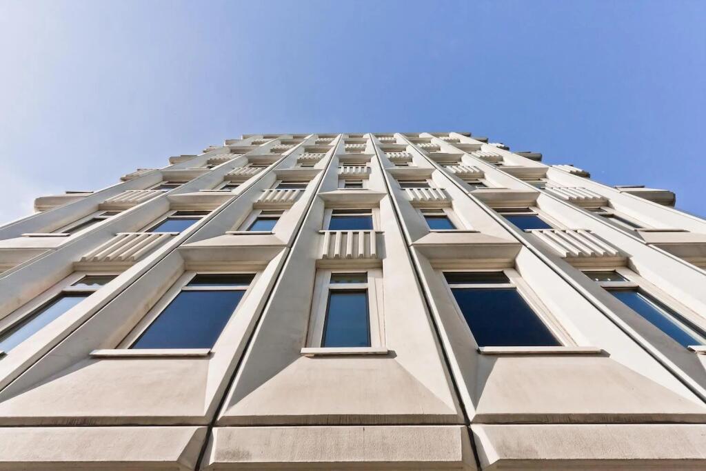 Main image of property: Chatsworth House, Lever Street