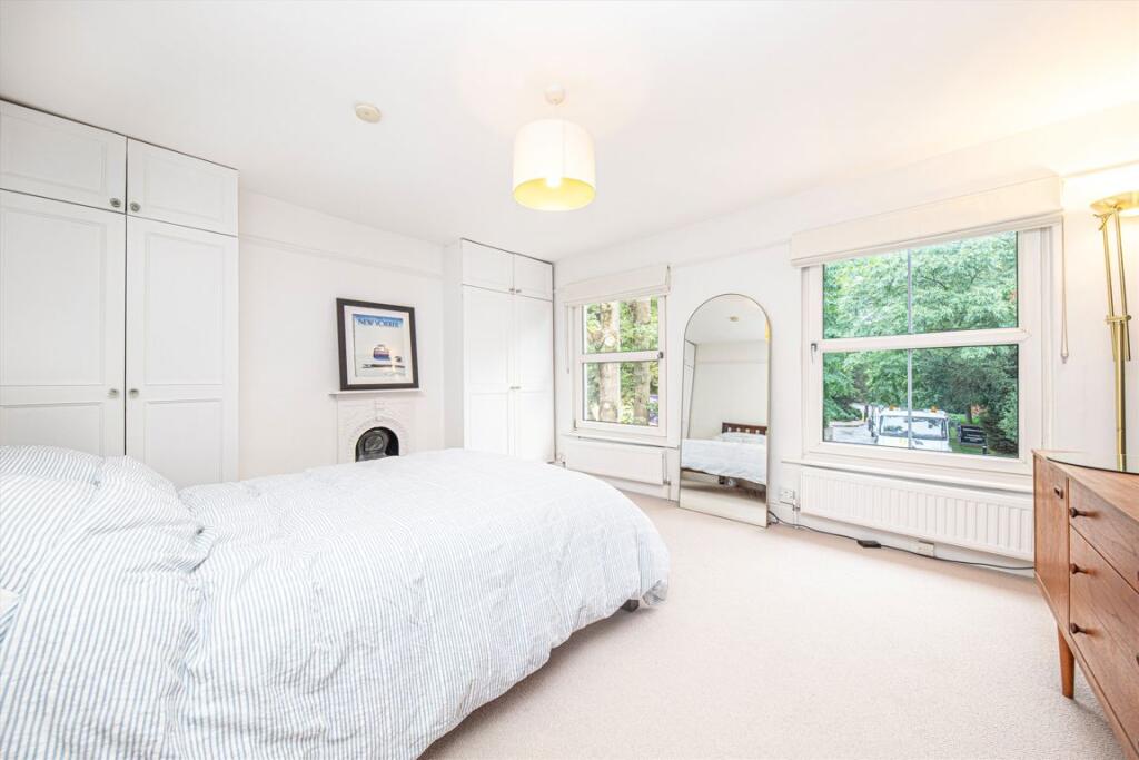 House in London, The Beveree, Hampton - More