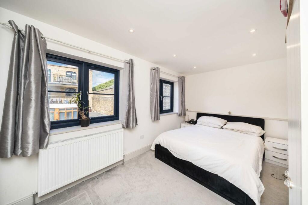 Apartment in London - View 5