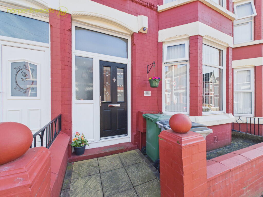 House in Wirral, Liverpool City Region - View 5