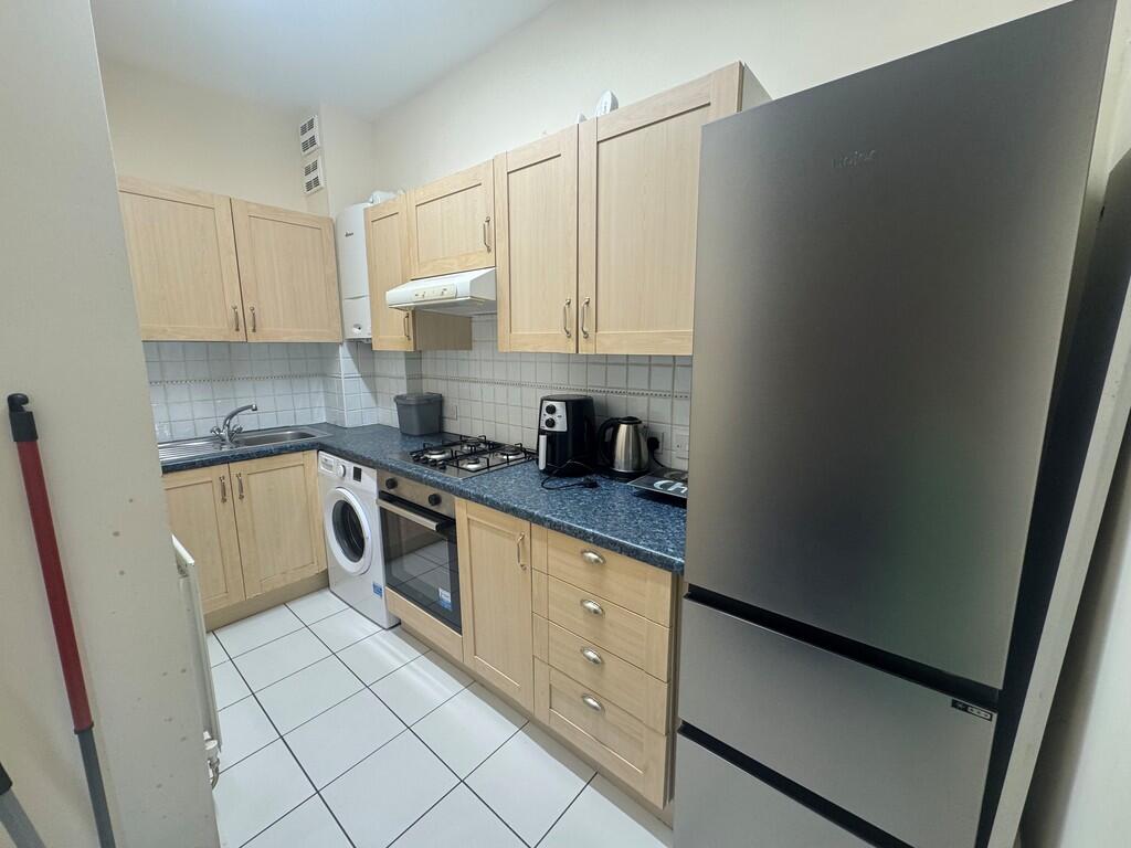 Apartment in Guildford, Surrey - More