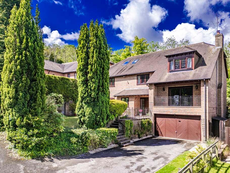 Main image of property: 4 Hill Gardens, Streatley on Thames