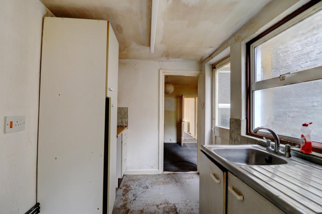 Upper Green Street, High Wycombe, Buckinghamshire, HP11 photo 5