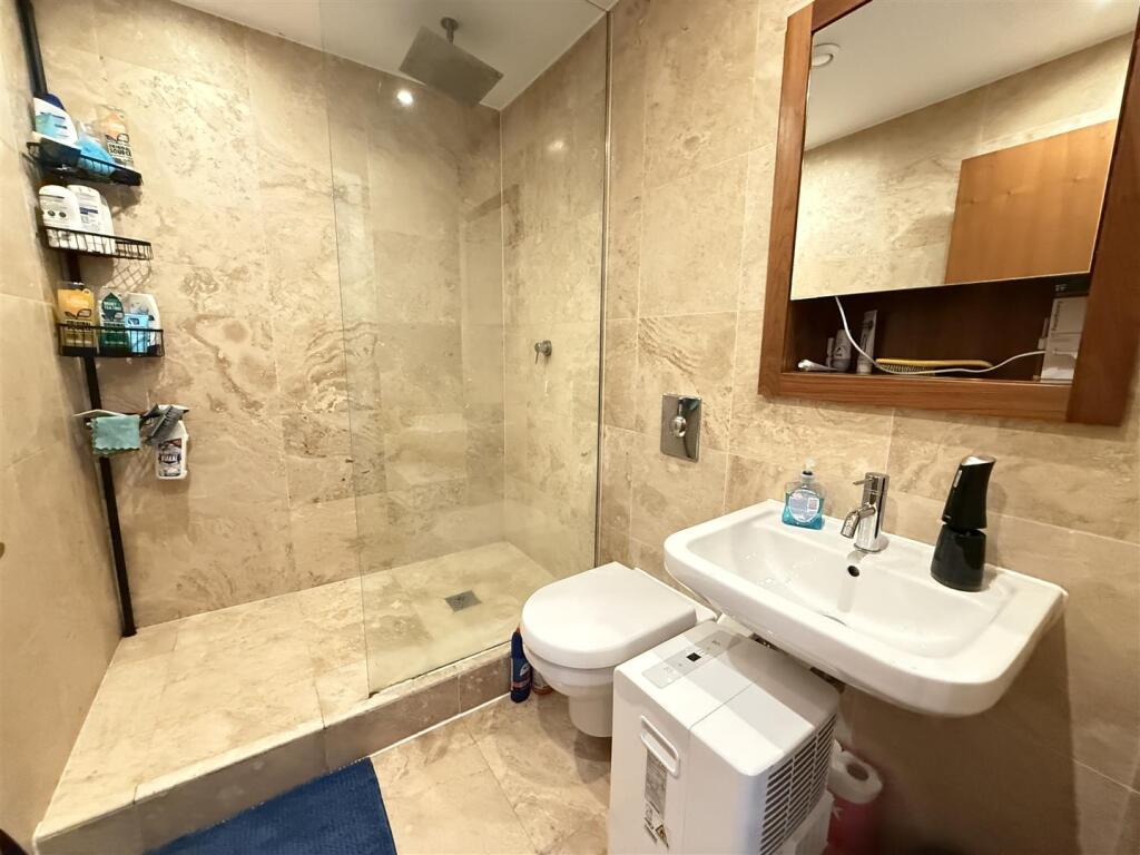Apartment in Manchester, Greater Manchester - More