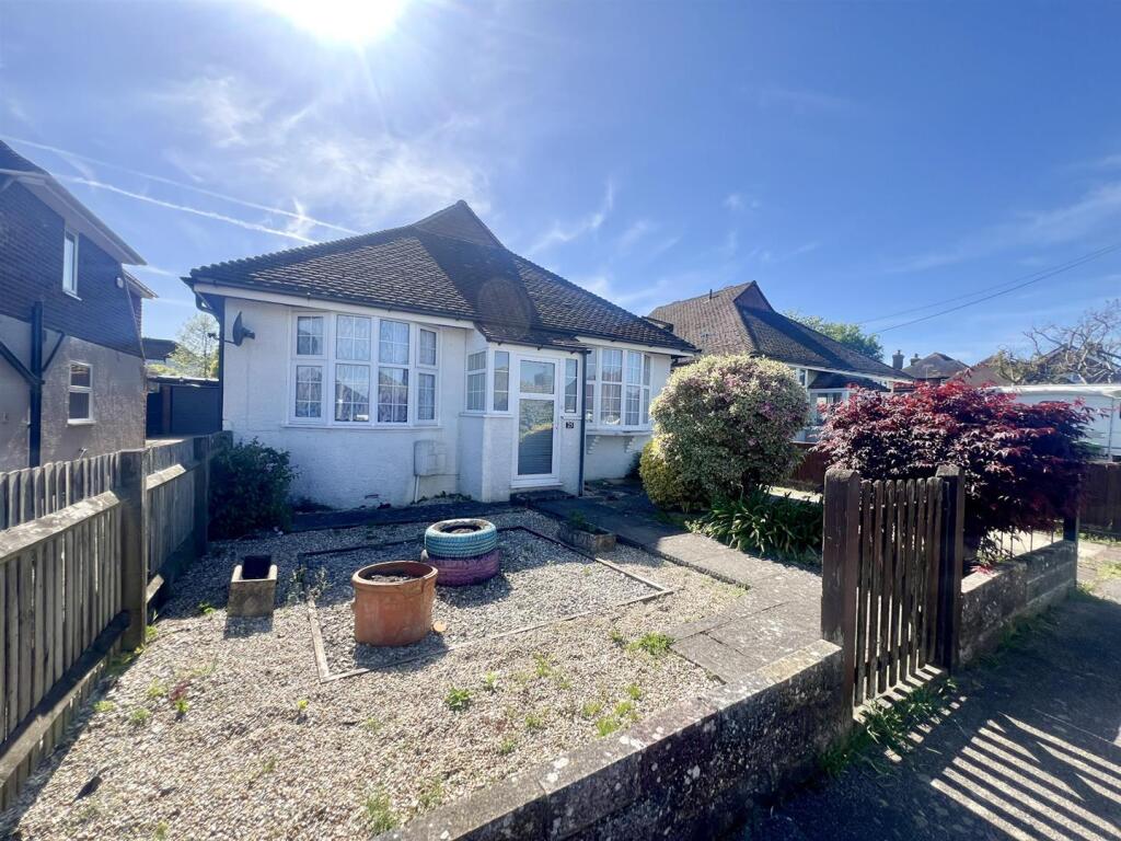 Main image of property: Hillcrest Avenue, Bexhill-On-Sea, TN39 4DA